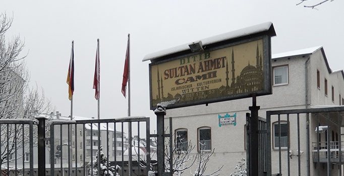 Almanya'da camilere yönelik saldırılar rekor seviyeye ulaştı