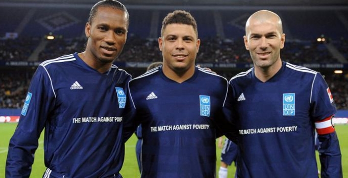 Yıldızlar yoksullukla mücadele için sahada