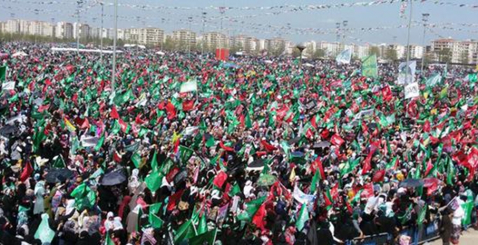 Diyarbakır'daki kutlu doğum haftası etkinliğine binler katıldı