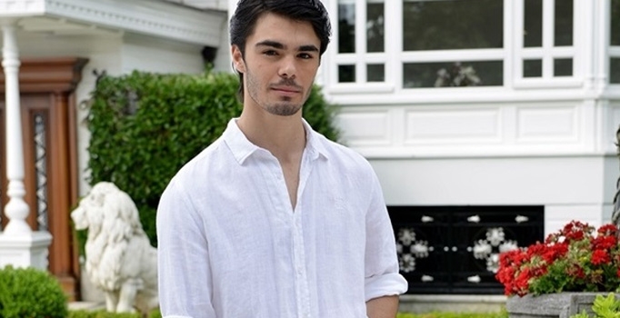 Güneşin Kızları'nın Mert'i Uzay Kanat Heparı dikkat çekiyor!