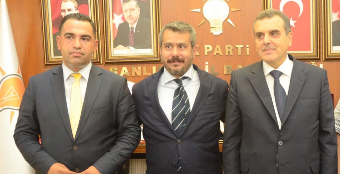 Fatih Mehmet Bucak'tan AK
Parti'ye adaylık başvurusu