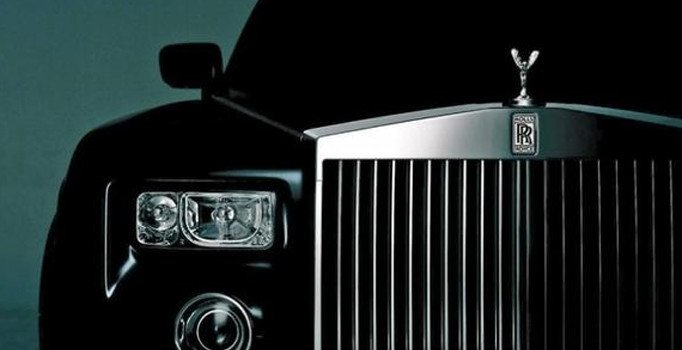 İngiliz otomobil devi Rolls-Royce'dan tarihi zarar