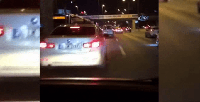 Araca çarpan trafik magandası makas atmaya devam etti