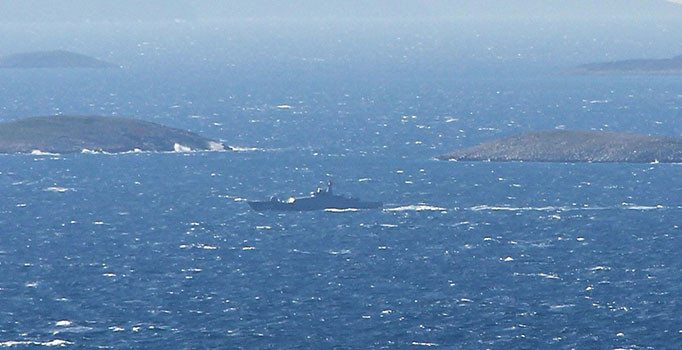 Fırtınaya rağmen Kardak'ta devriye başladı