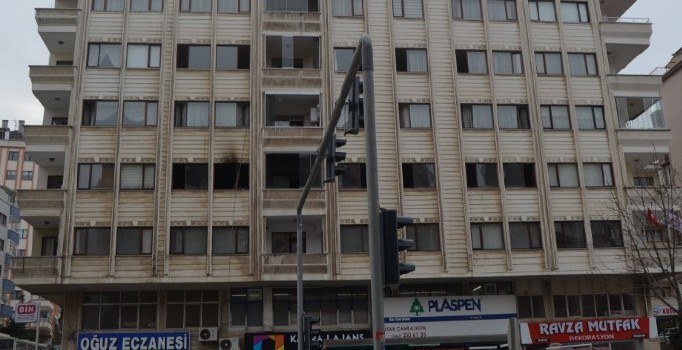 Trabzon'da meydana gelen yangında 1 kişi öldü, 1 kişi de yaralandı