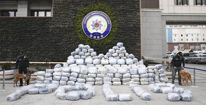 İstanbul’da bir ton uyuşturucu ele geçirildi