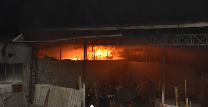 Konya'da palet fabrikasında yangın | Konya haberleri