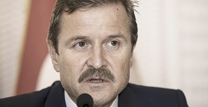 Cüneyt Tanman: Felipe Melo'nun satılması Galatasaray için iyi oldu