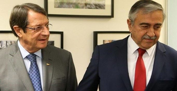 Kıbrıs müzakereleri devam ederken, Rum lider toplantıyı terketti