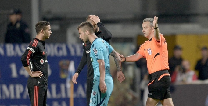 Adem Büyük: Emenike atılmadı ben niye atıldım?