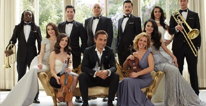 Ferhat Göçer, ENBE Orkestrası'yla sahnede