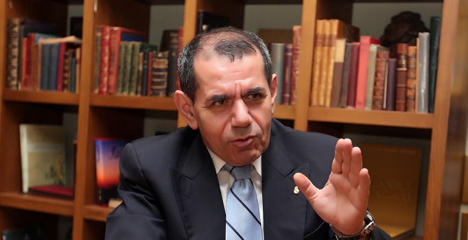 Galatasaray taraftarı Dursun
Özbek'i istifaya davet etti