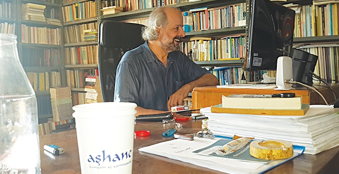 Gariban dostu hocadan bu kez iftar sofrası