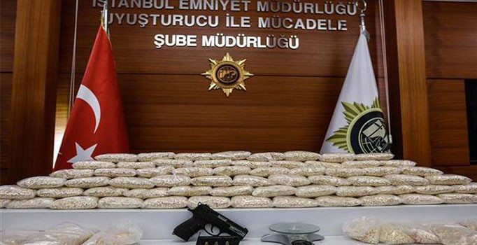 İstanbul'da uyuşturucu operasyonu: 241 bin 605 hap ele geçirildi