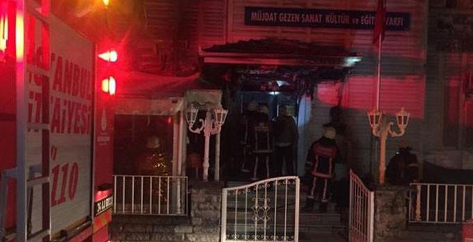 Müjdat Gezen Sanat Merkezi'nde yangın
