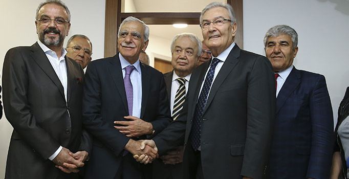 Ahmet Türk, CHP Antalya Milletvekili Deniz Baykal'ı ziyaret etti