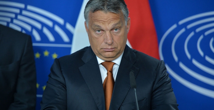 Macaristan'dan sığınmacılara karşı "savunma hattı"