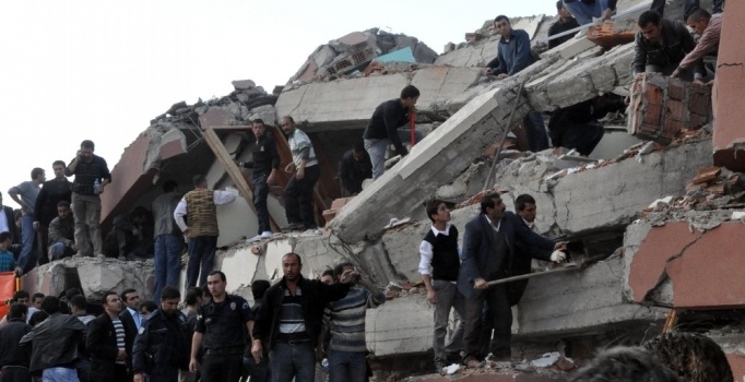 Van depreminde 20 kişinin öldüğü Sefa Apartmanın sahibine 227 bin lira para cezası