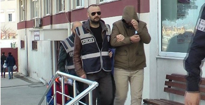 Ayvacık'ta mülteci operasyonu: 33 kişi yakalandı