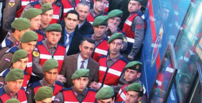 24 Şubat 2017 gazete manşetleri: Karar, Hürriyet, Milliyet, Vatan, Akşam, Fanatik, Cumhuriyet...