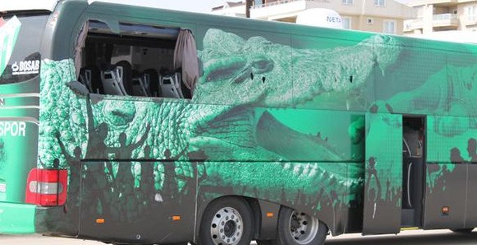 Bursaspor otobüsüne saldırıp futbolcuları darp edenlerin kimlikleri belli oldu