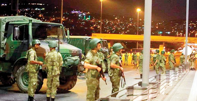 Harbiyelilere SMS’li darbe çağrısı