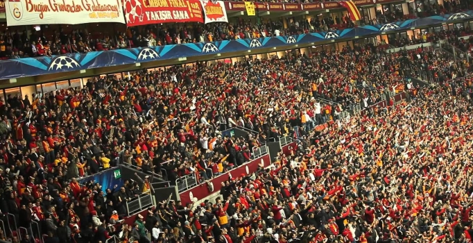 Galatasaraylı taraftarların metro çilesi bitmiyor