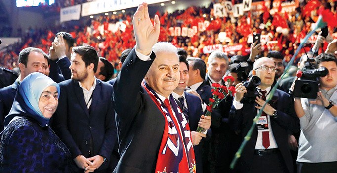 AK Parti referandum kampanyasının ilk adımını Ankara Arena’da attı