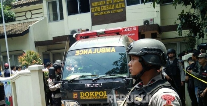 Endonezya'da bombalı saldırı düzenlendi