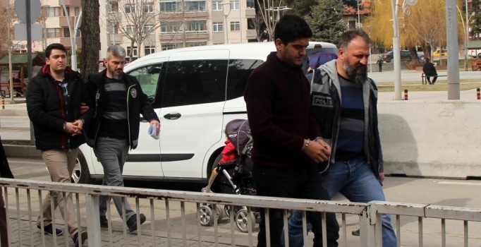 Şırnak'ta FETÖ'den aranan 2 asker Bolu'da yakalandı