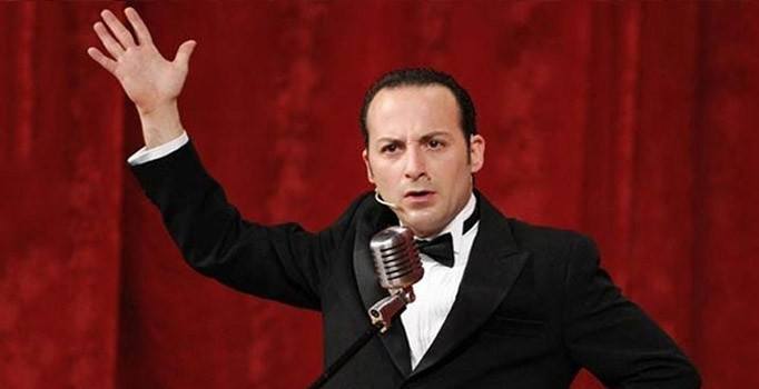 Ünlü oyuncu Tolga Çevik İzmir'de trafik kazası geçirdi