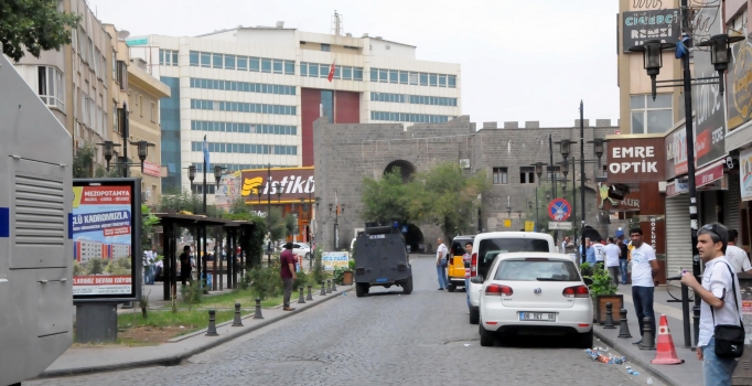 Diyarbakır'ın Sur İlçesi'nde
çatışmalar sürüyor