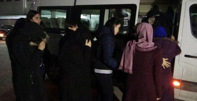 Kütahya’da FETÖ’nün kadın yapılanmasına operasyon: 11 gözaltı