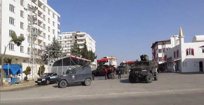 Babul Selam Sınır Kapısı'na zırhlı araç ve özel harekat polisi gönderildi
