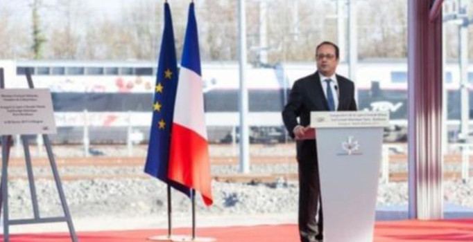 Hollande konuşurken keskin nişancının silahı ateş aldı: Yaralılar var | Son dakika haberleri