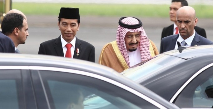 Suudi Kralı’nın Endonezya ziyaretindeki bagajı 450 ton