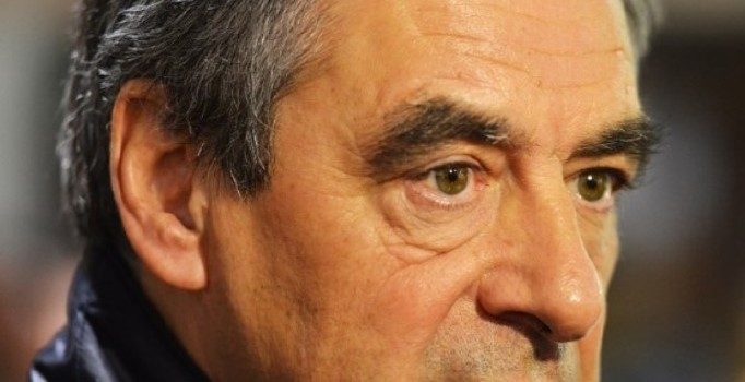 Fransız Cumhurbaşkanı adayı yarıştan çekilmiyor