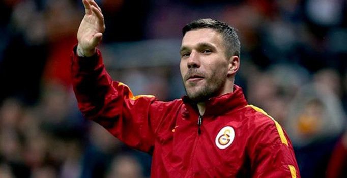 Lukas Podolski Galatasaray'dan ayrılıyor