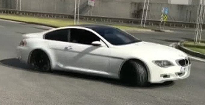 Trafik magandası drift için yolu kapattı