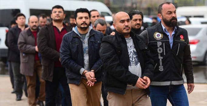 Antalya'da FETÖ'nün öğretmen yapılanmasına operasyon