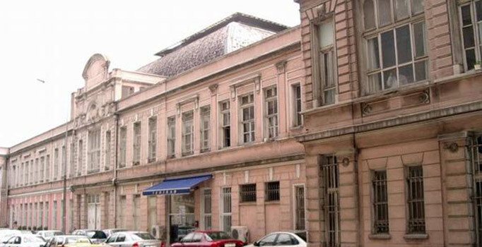 İstanbul'da tarihi postahane yıkıldı