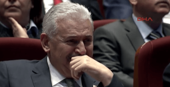 Halepli Şeyma'nın okuduğu şiir Binali Yıldırım'ı ağlattı