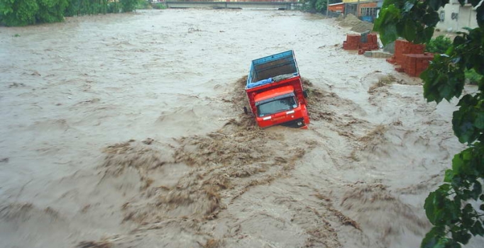 Meteoroloji'den çok kuvvetli yağış ve sel uyarısı