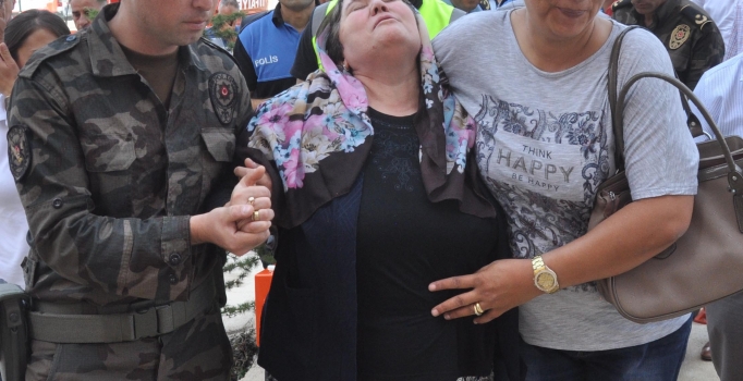 Şehit polis Bekir Serhat'ın 
annesi: Oğlumu geri verin