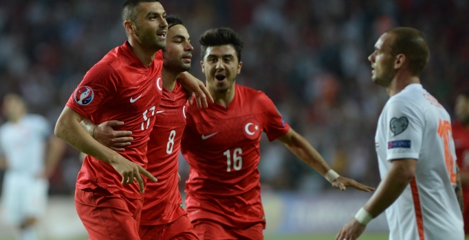 Wesley Sneijder: 
Bana gülecekler