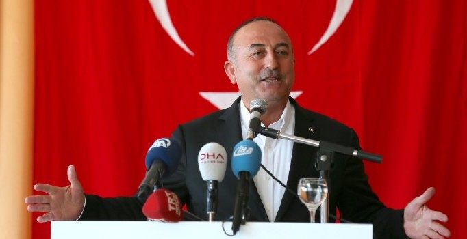 Çavuşoğlu: Onların demokrasi ve insan haklarında ikiyüzlülüğünü suratlarına vururuz