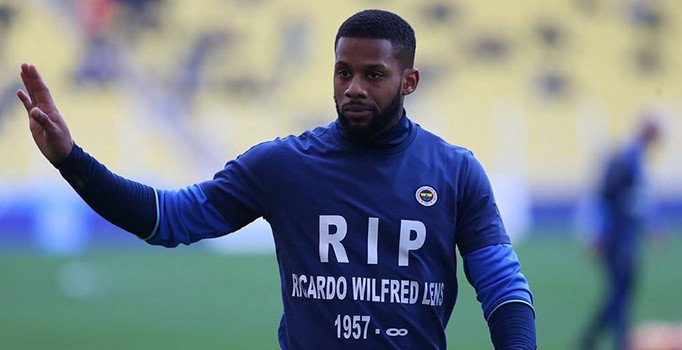 Babasını kaybeden Lens'e Kadıköy'de büyük destek