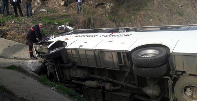 Tekirdağ'da işçi servisi devrildi: 18 yaralı