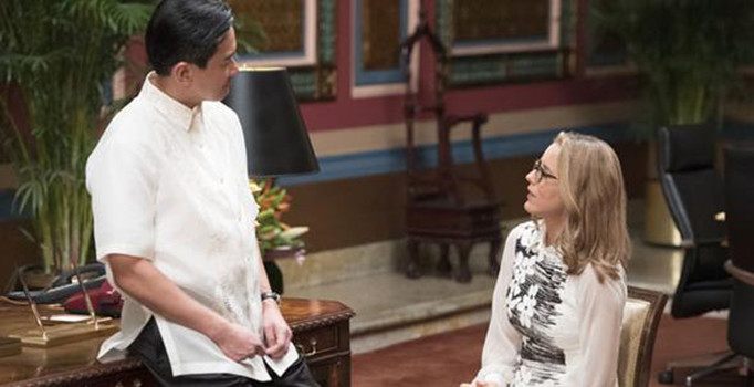 Amerikan dizisinde, Filipinler Devlet Başkanı yumruklandı