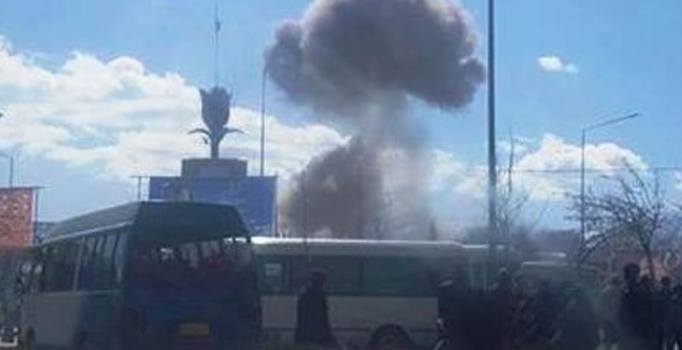 Kabil'de askeri hastanede patlama ve silah sesleri | Son dakika haberleri